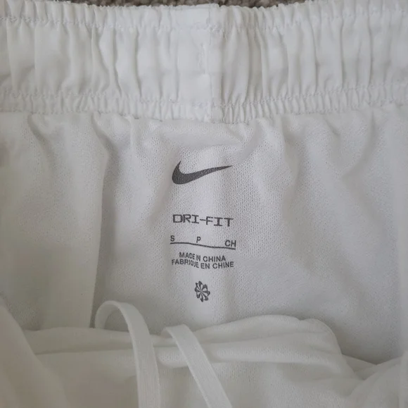Nike shorts - Picture 3 of 5